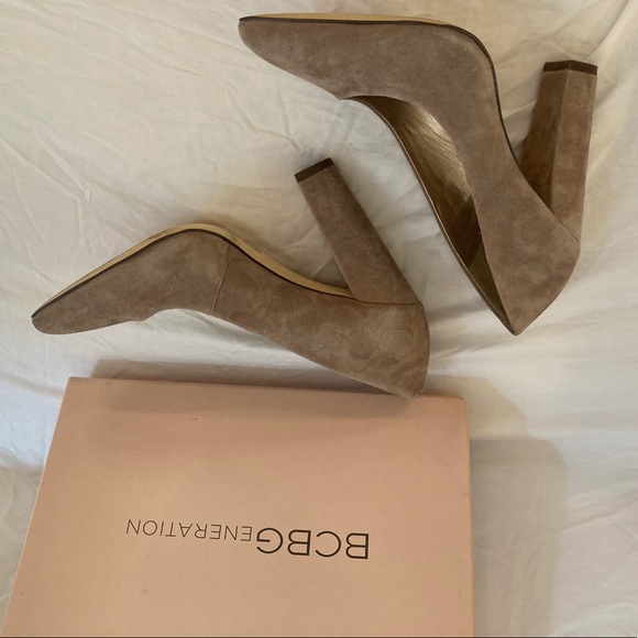 BCBGeneration Suede Taupe Pumps, size 6.5 - Picture 4 of 5